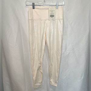 NWT Fabletics high waisted iridescent luxe 7/8 leggings in size small